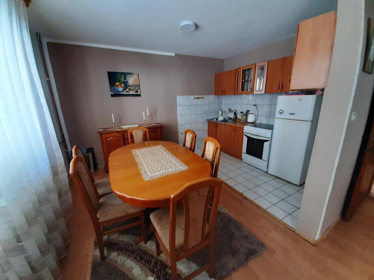 Apartman Lara Foca Esterno foto